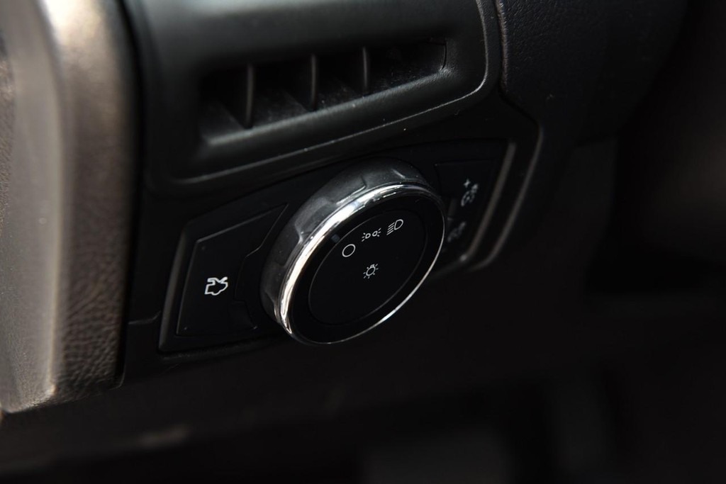Ford Focus Vehicle Full-screen Gallery Image 9