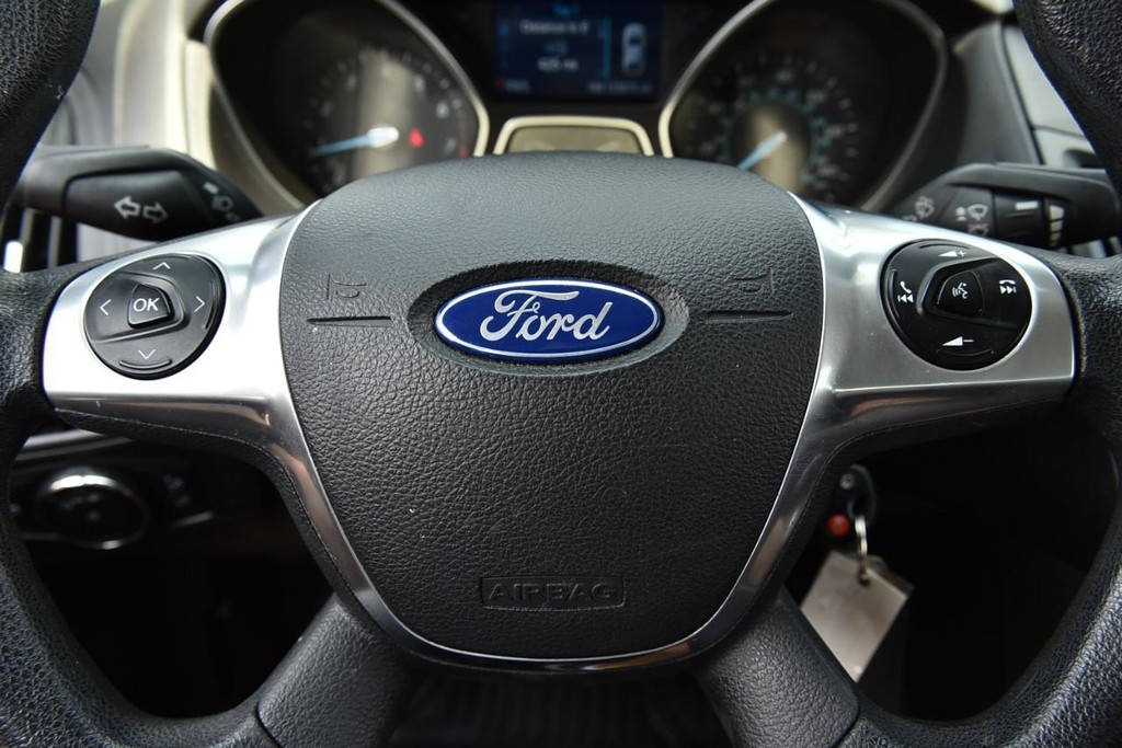 Ford Focus Vehicle Full-screen Gallery Image 14