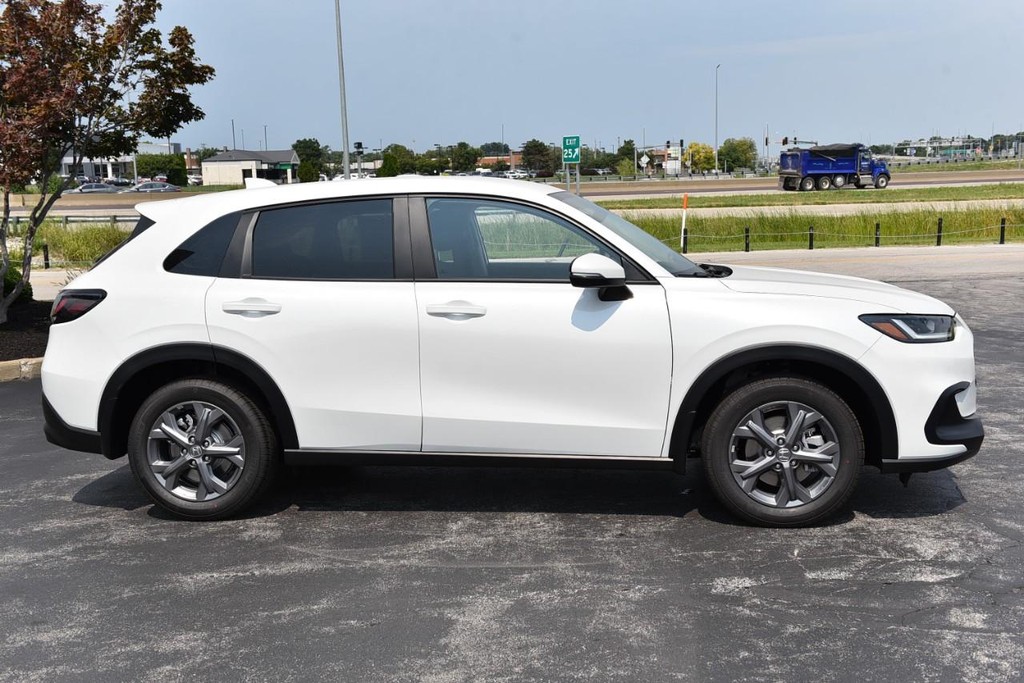 Honda HR-V Vehicle Full-screen Gallery Image 5