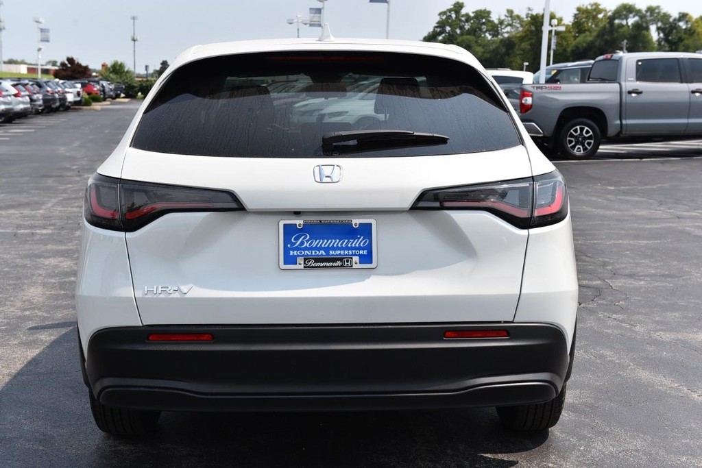 Honda HR-V Vehicle Full-screen Gallery Image 6