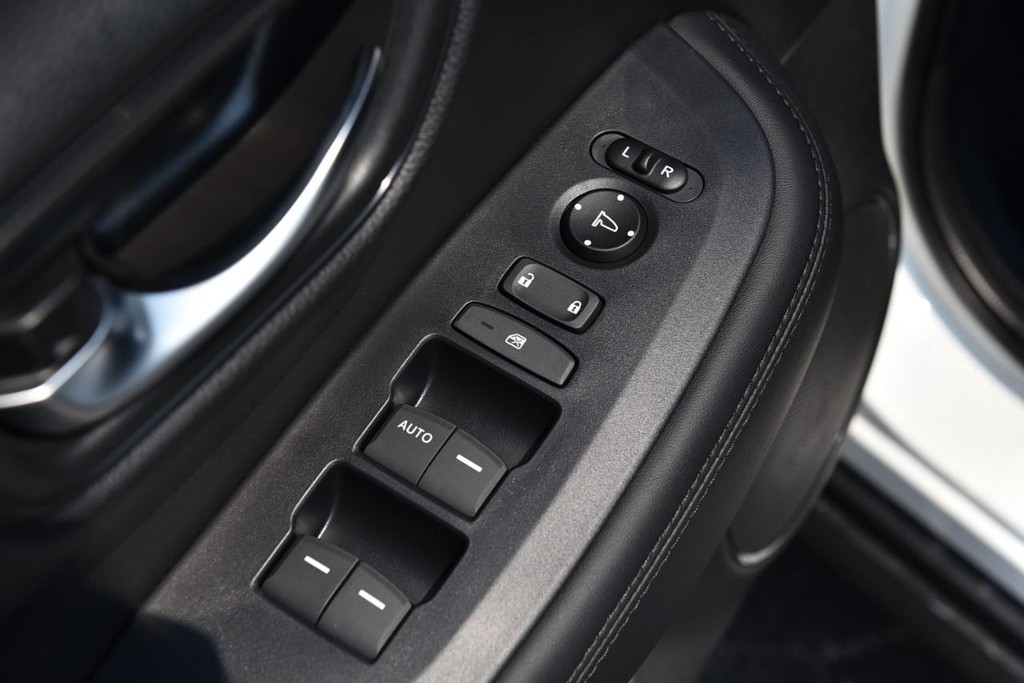 Honda HR-V Vehicle Full-screen Gallery Image 8