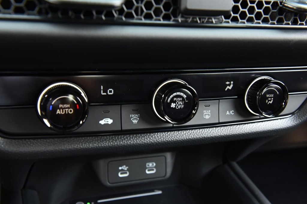 Honda HR-V Vehicle Full-screen Gallery Image 14