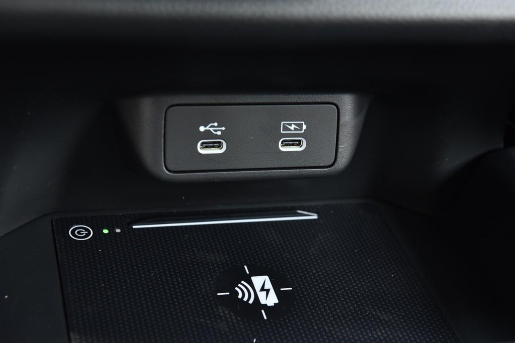 Honda HR-V Vehicle Full-screen Gallery Image 15