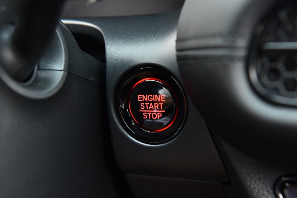 Honda HR-V Vehicle Full-screen Gallery Image 18