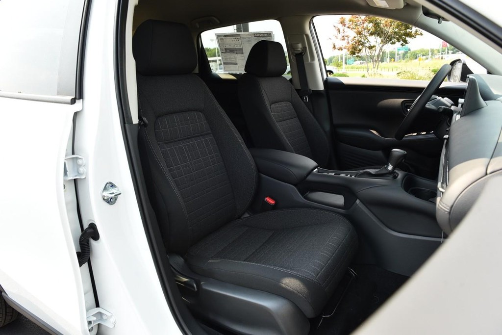 Honda HR-V Vehicle Full-screen Gallery Image 21