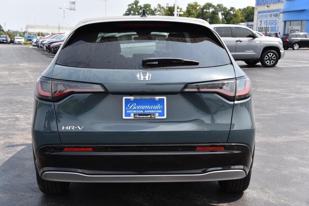 Honda HR-V Vehicle Full-screen Gallery Image 6