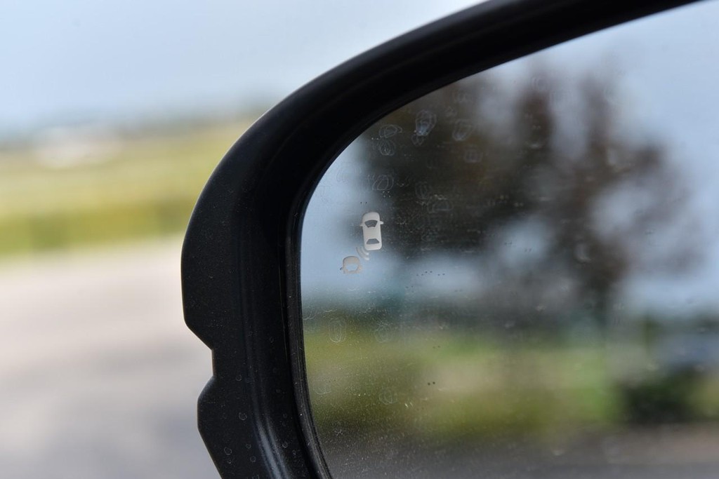 Honda HR-V Vehicle Full-screen Gallery Image 9