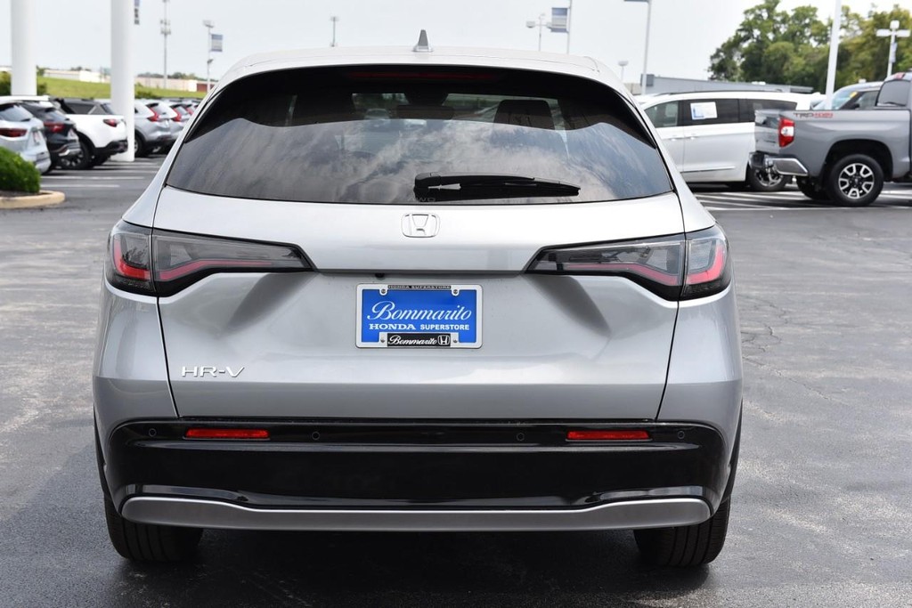 Honda HR-V Vehicle Full-screen Gallery Image 6