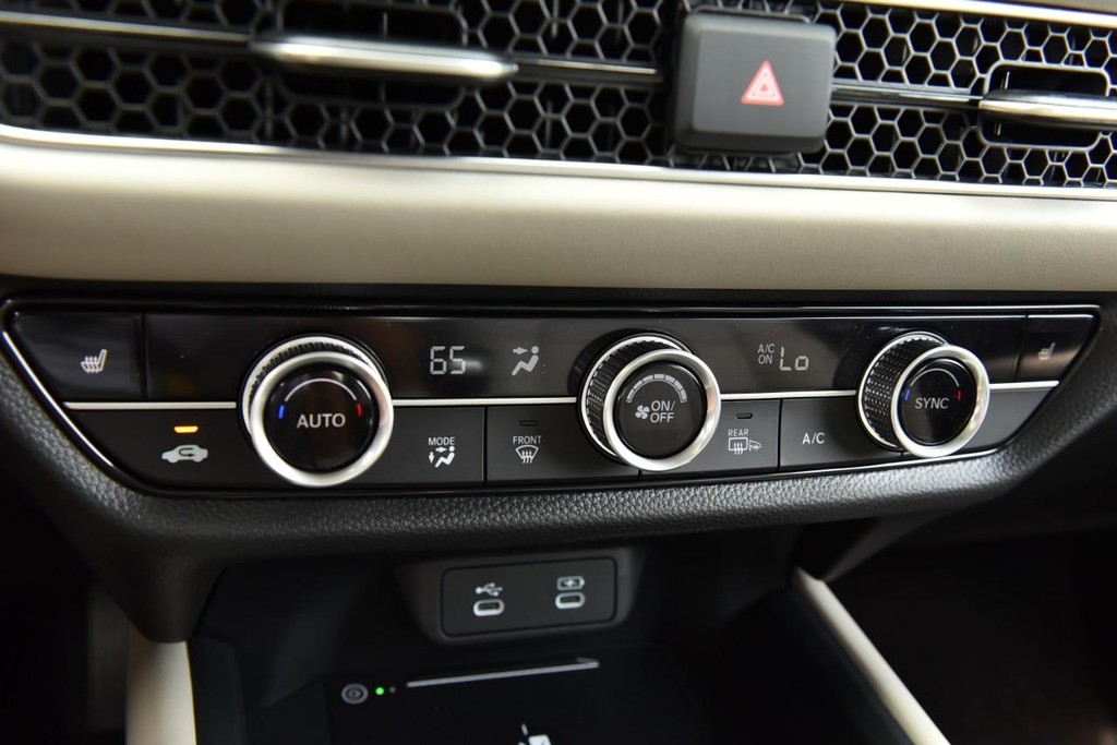Honda HR-V Vehicle Full-screen Gallery Image 15