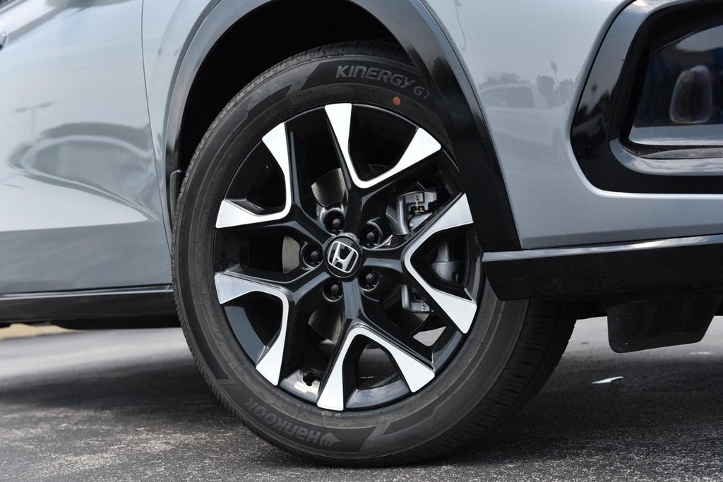 Honda HR-V Vehicle Full-screen Gallery Image 3
