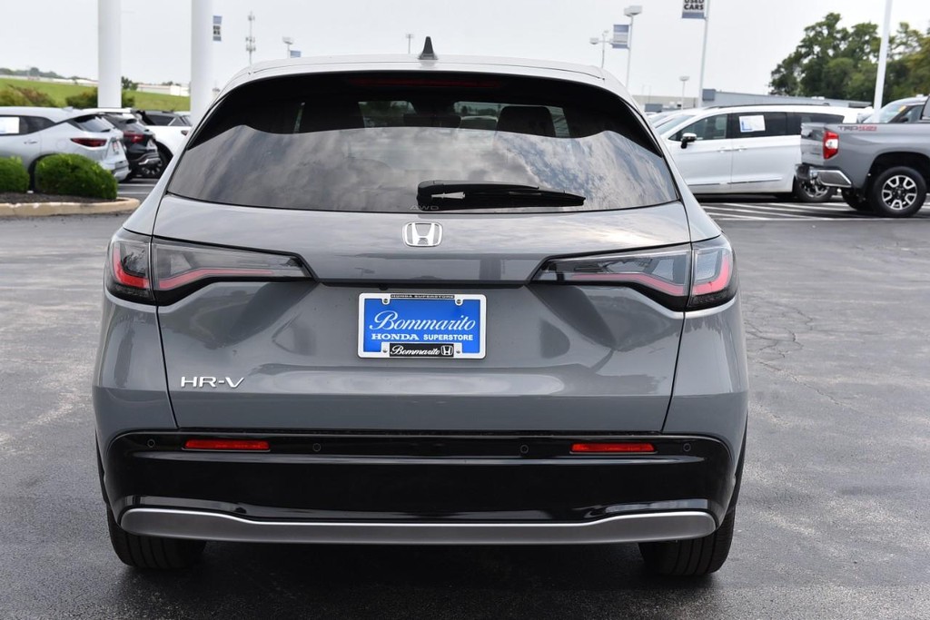 Honda HR-V Vehicle Full-screen Gallery Image 6