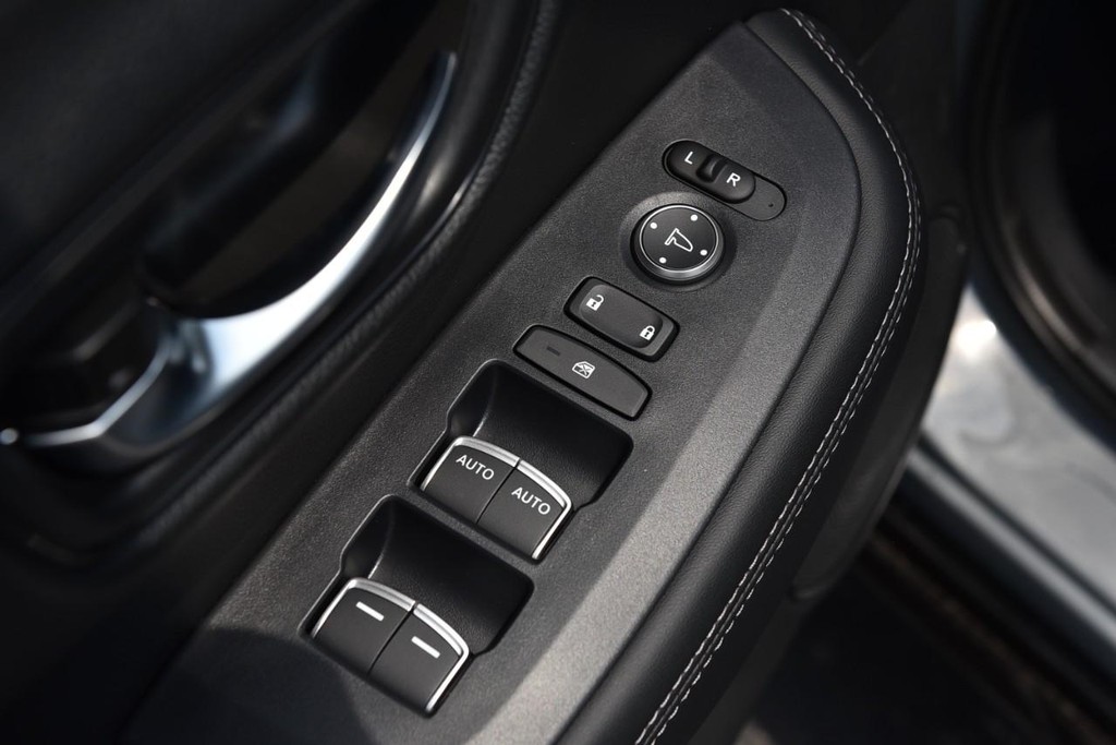 Honda HR-V Vehicle Full-screen Gallery Image 8