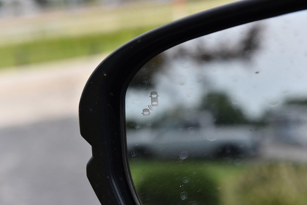 Honda HR-V Vehicle Full-screen Gallery Image 9