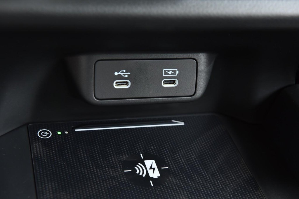 Honda HR-V Vehicle Full-screen Gallery Image 16