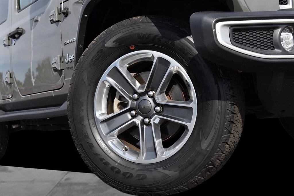 Jeep Wrangler Vehicle Full-screen Gallery Image 3