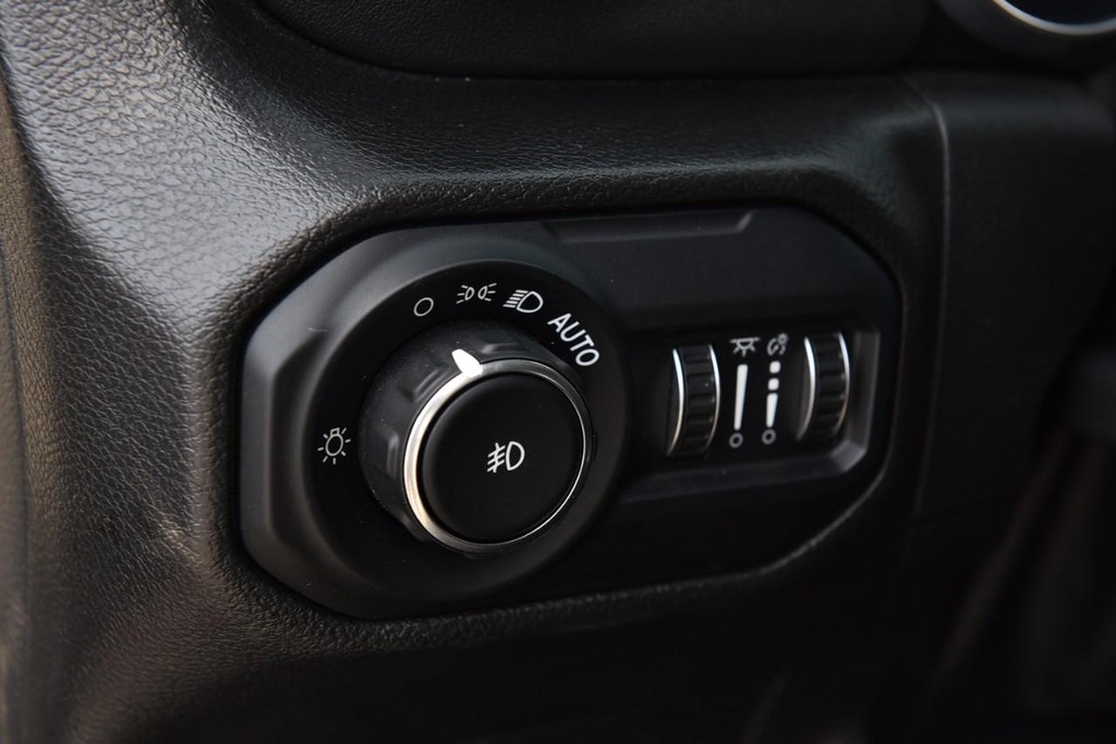 Jeep Wrangler Vehicle Full-screen Gallery Image 11