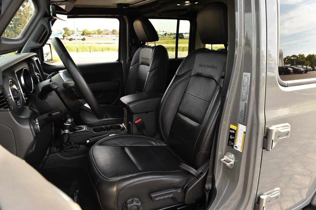 Jeep Wrangler Vehicle Full-screen Gallery Image 21
