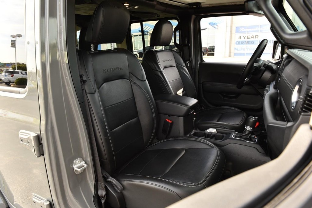 Jeep Wrangler Vehicle Full-screen Gallery Image 22