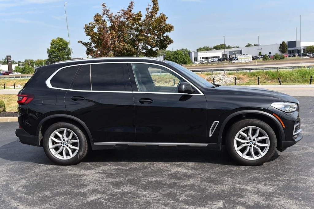 BMW X5 Vehicle Image 05