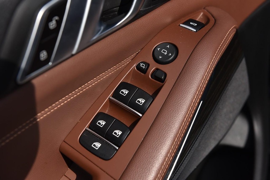 BMW X5 Vehicle Image 08