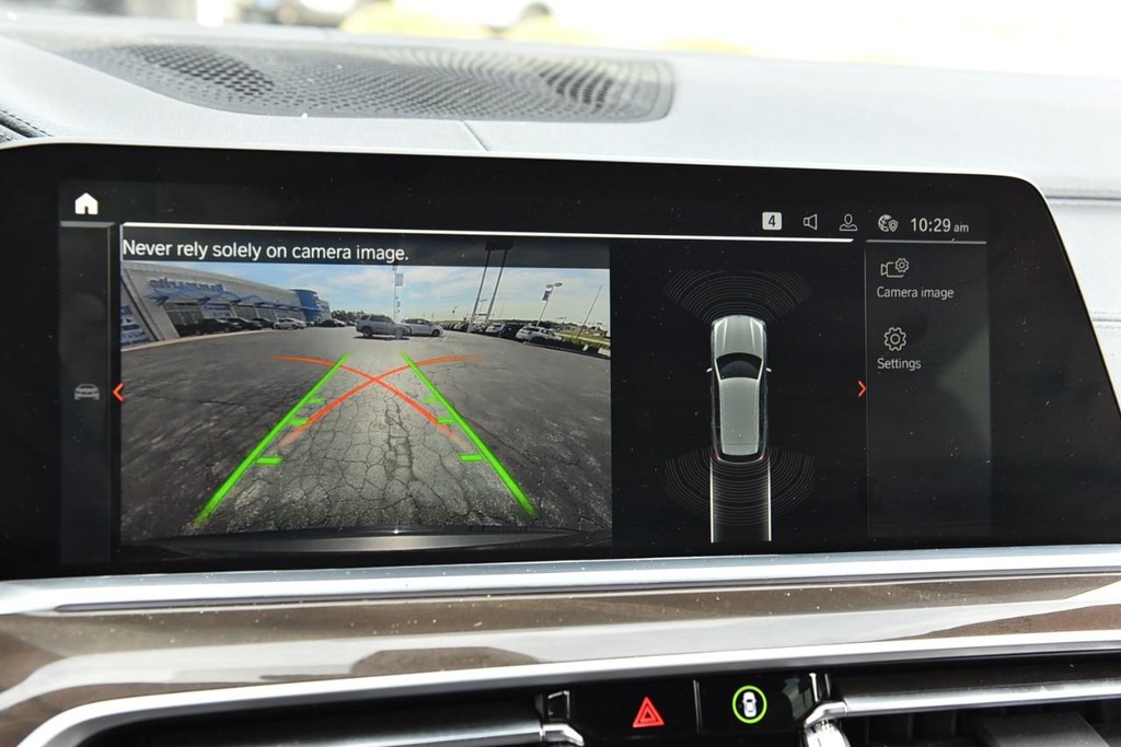 BMW X5 Vehicle Image 13
