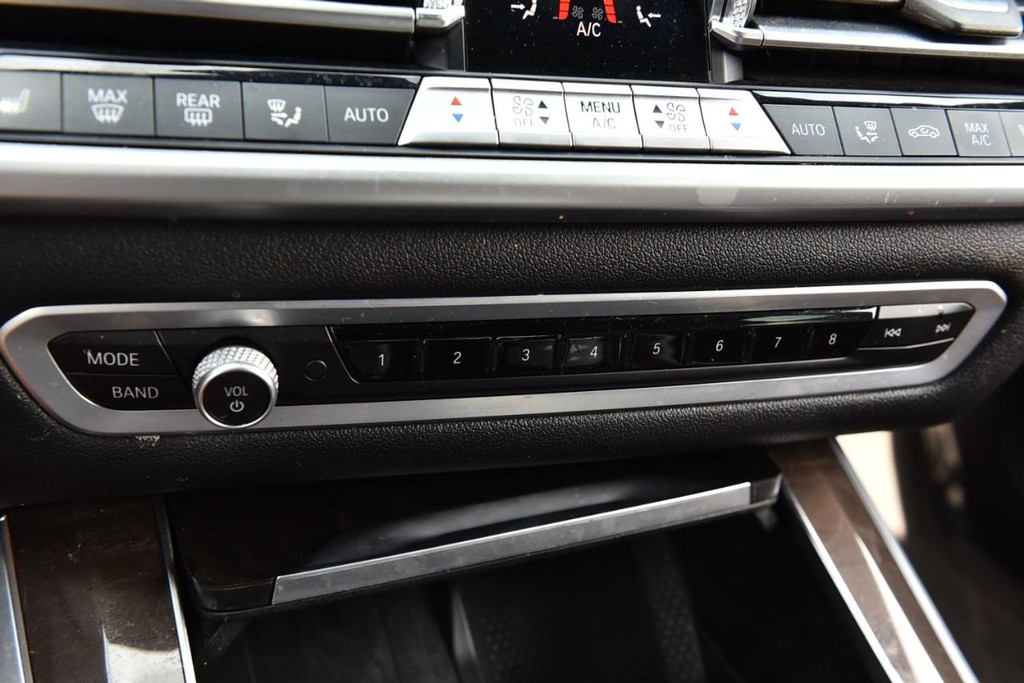 BMW X5 Vehicle Image 16