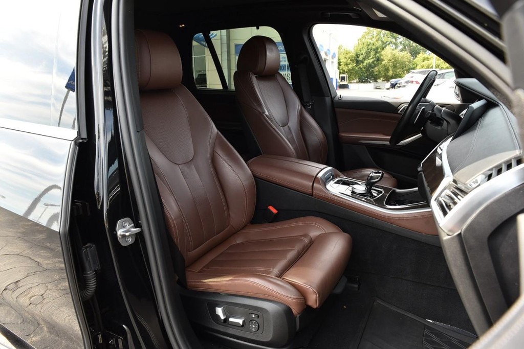 BMW X5 Vehicle Image 21