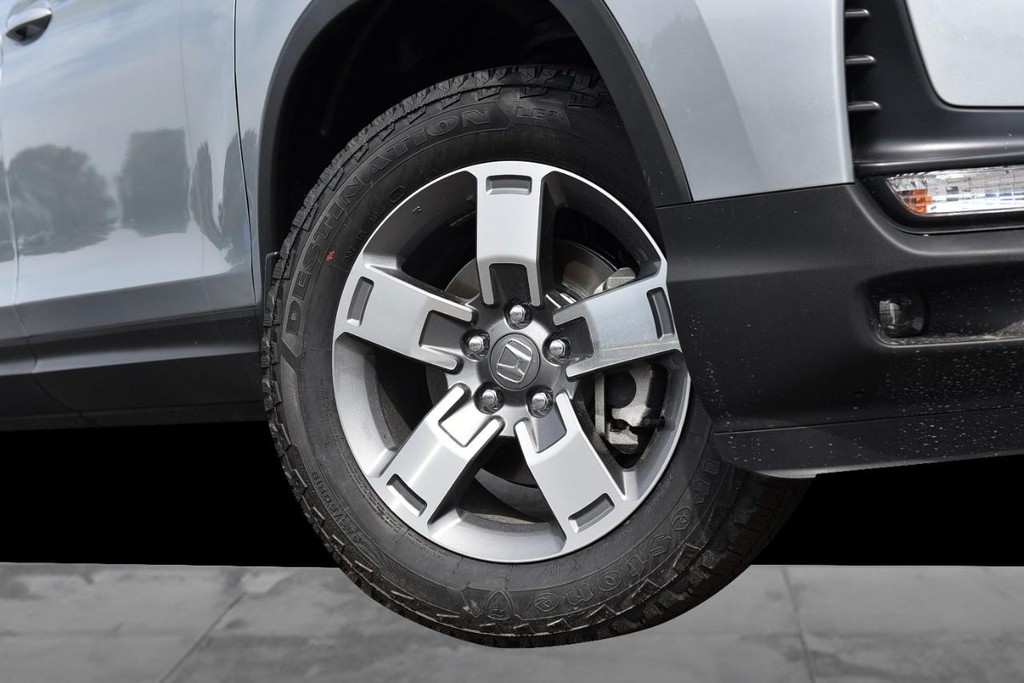 Honda Ridgeline Vehicle Image 03