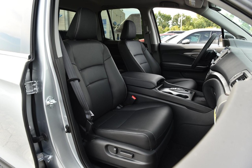 Honda Ridgeline Vehicle Image 25