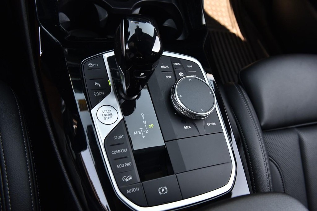 BMW X3 Vehicle Image 16
