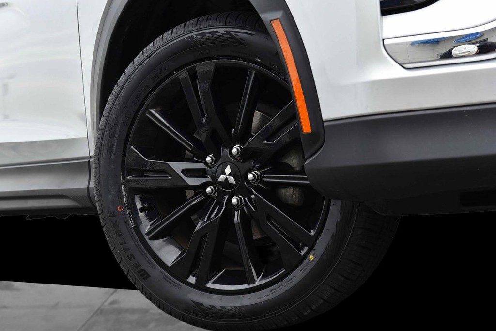 Mitsubishi Eclipse Cross Vehicle Image 03