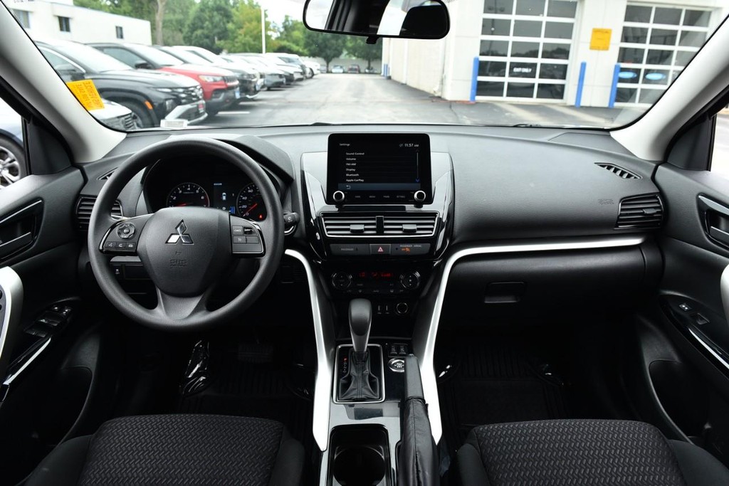 Mitsubishi Eclipse Cross Vehicle Image 07