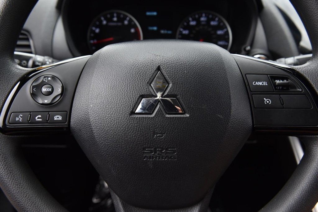 Mitsubishi Eclipse Cross Vehicle Image 17