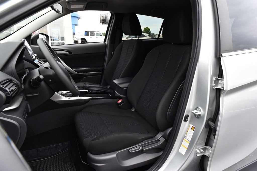 Mitsubishi Eclipse Cross Vehicle Image 18