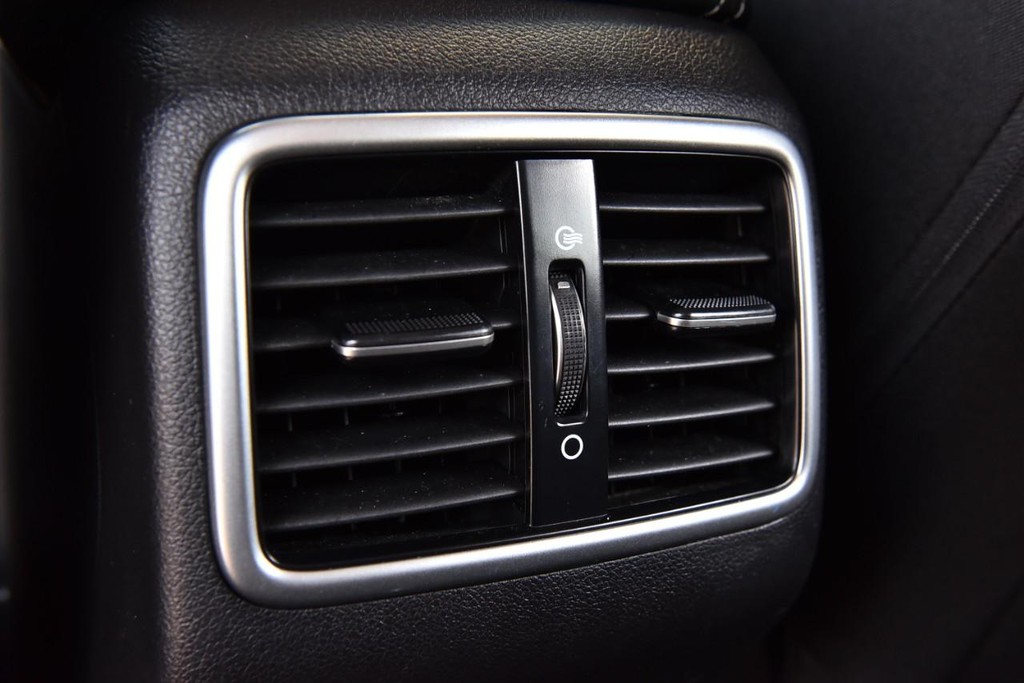 Kia Sportage Vehicle Image 20