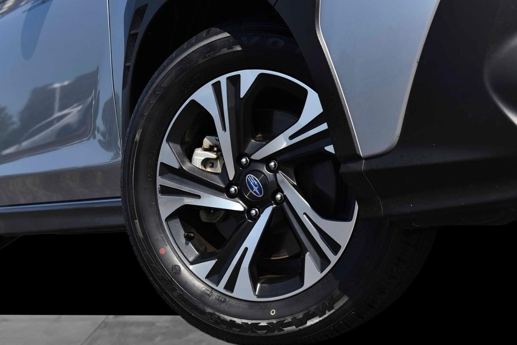 Subaru Crosstrek Vehicle Image 03