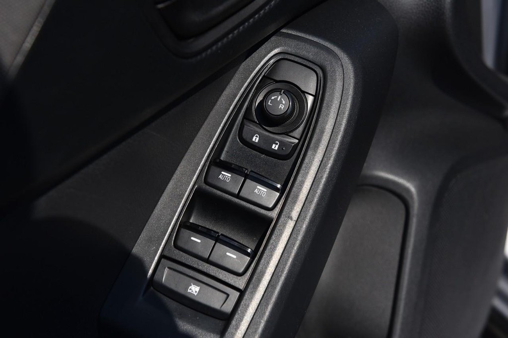 Subaru Crosstrek Vehicle Image 08