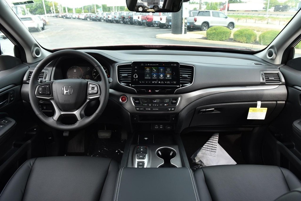 Honda Ridgeline Vehicle Full-screen Gallery Image 9