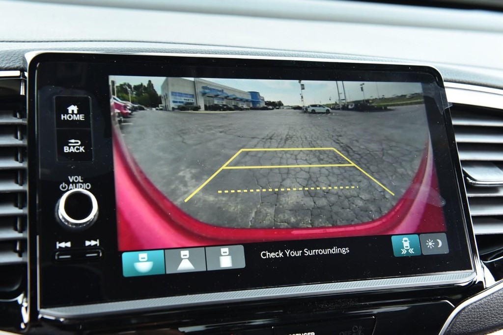 Honda Ridgeline Vehicle Full-screen Gallery Image 16