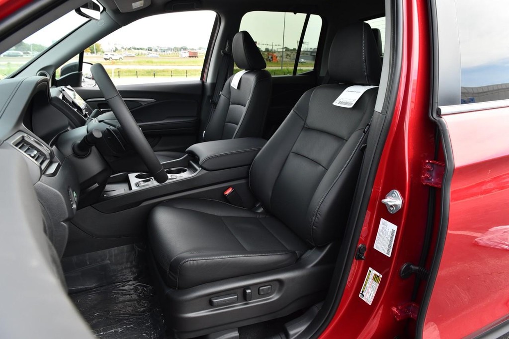 Honda Ridgeline Vehicle Full-screen Gallery Image 26