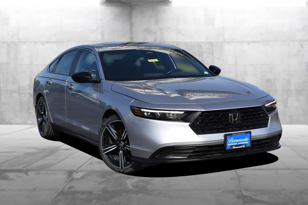 Honda Accord Hybrid Vehicle Full-screen Gallery Image 2