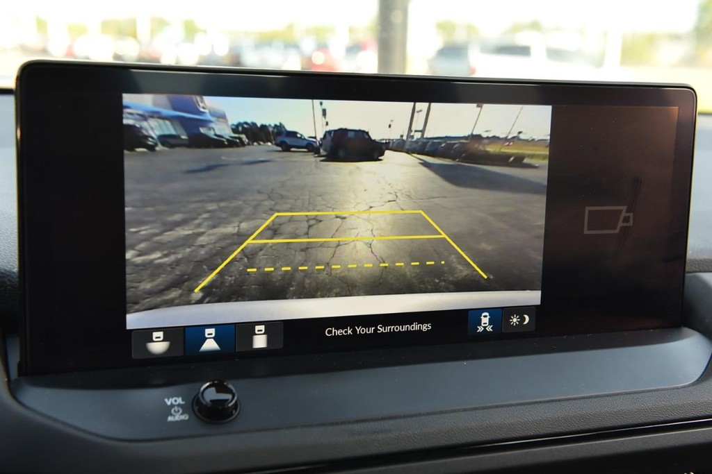 Honda Accord Hybrid Vehicle Full-screen Gallery Image 11