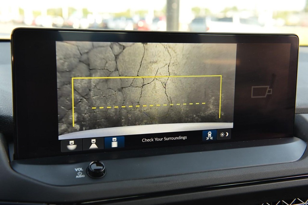 Honda Accord Hybrid Vehicle Full-screen Gallery Image 12