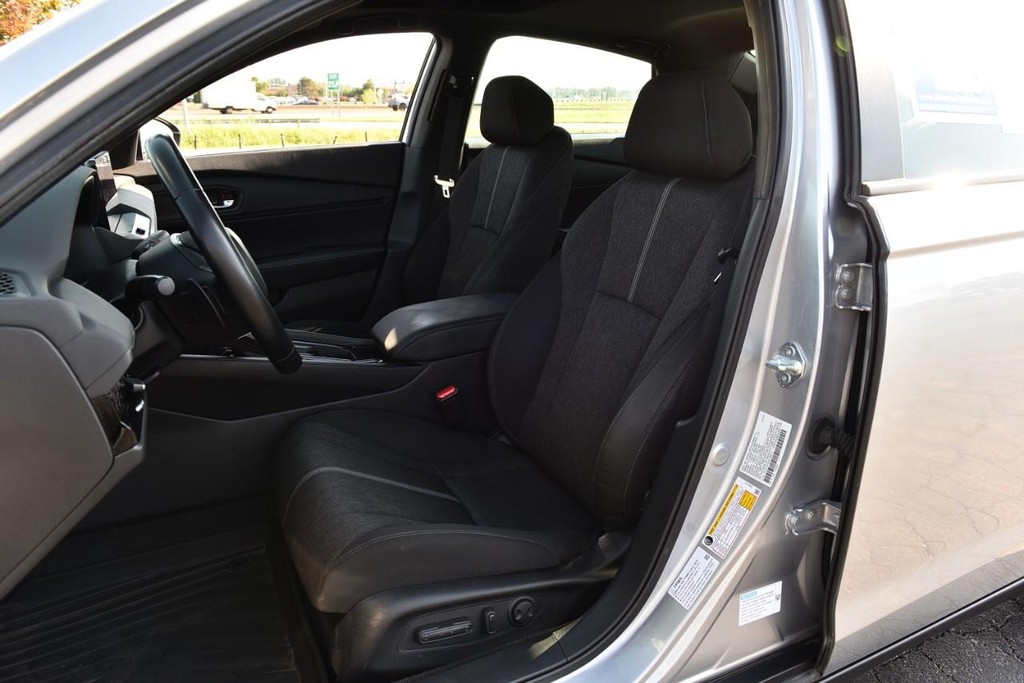 Honda Accord Hybrid Vehicle Full-screen Gallery Image 19