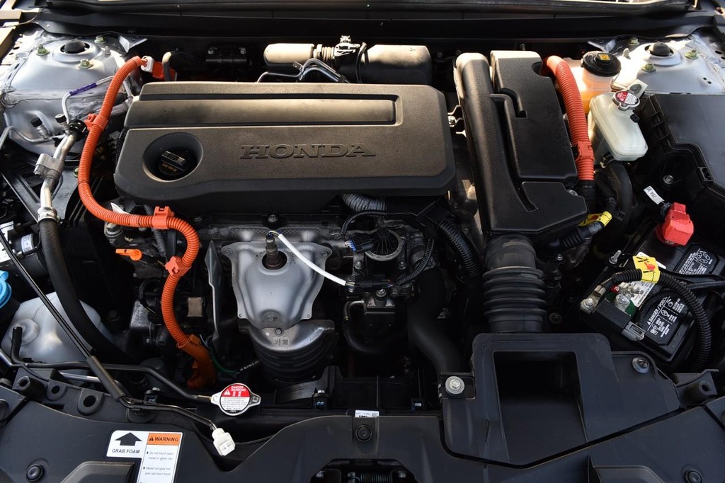 Honda Accord Hybrid Vehicle Full-screen Gallery Image 24