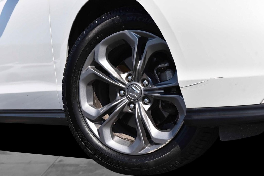 Honda Accord Sedan Vehicle Image 03