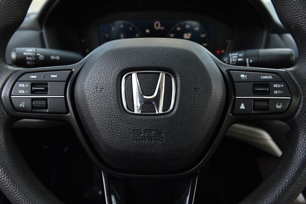Honda Accord Sedan Vehicle Image 18