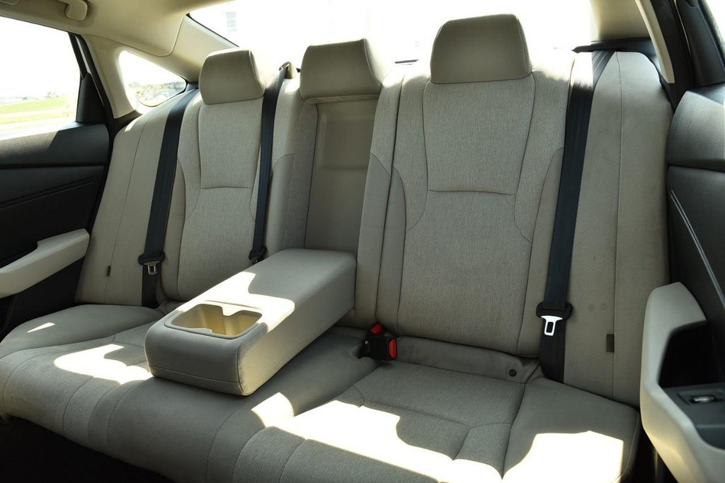 Honda Accord Sedan Vehicle Image 22