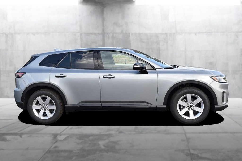Honda Prologue Vehicle Full-screen Gallery Image 5
