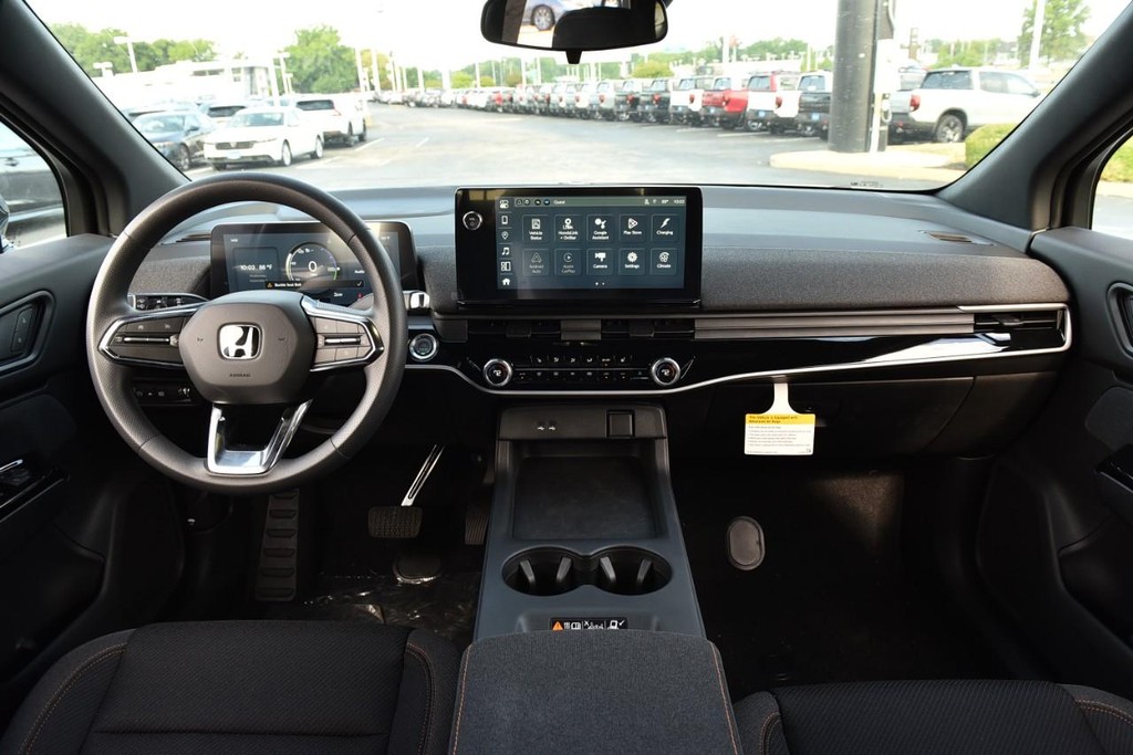 Honda Prologue Vehicle Full-screen Gallery Image 7